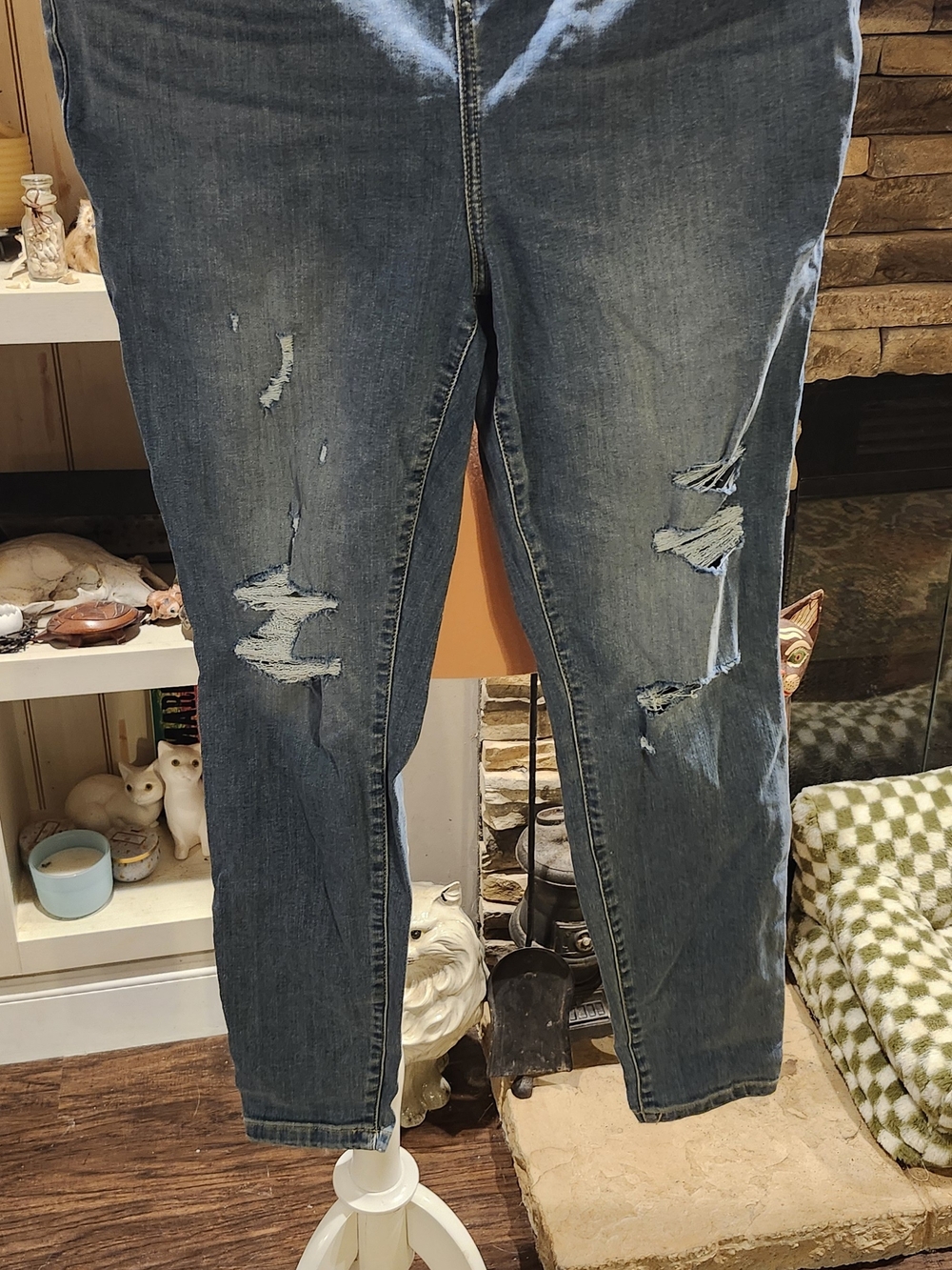 Torrid Distressed Skinny midfit Jeans